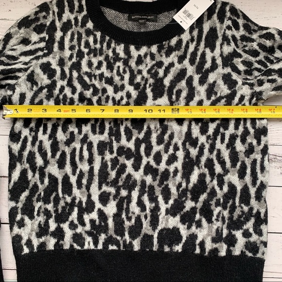 BANANA REPUBLIC black grey leopard print alpaca blend sweater size M - Picture 7 of 9